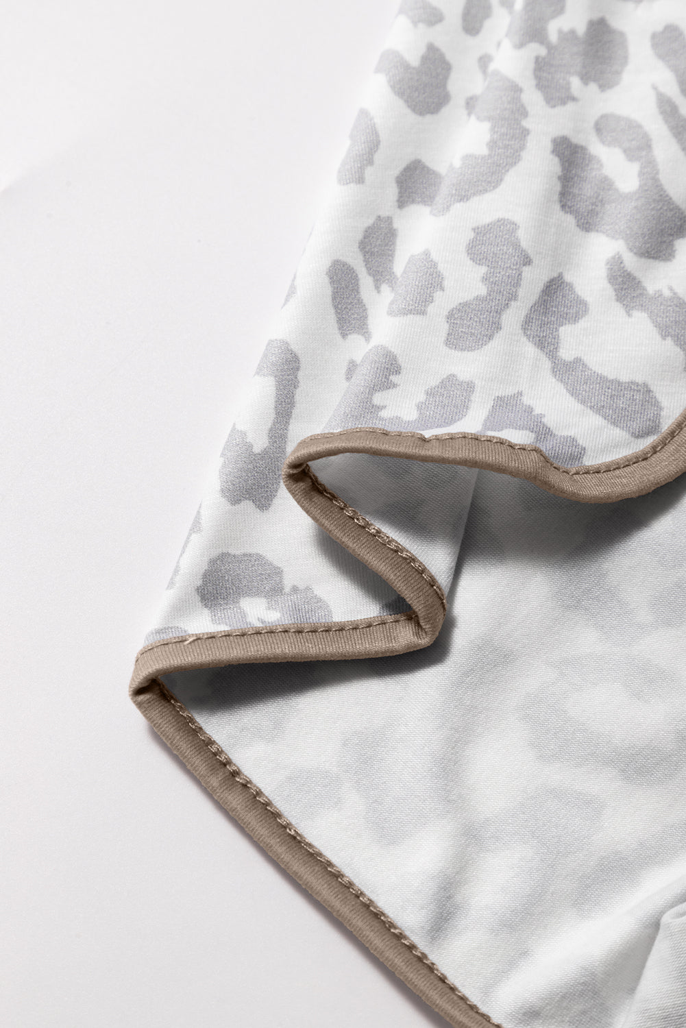 White Leopard Print With Contrast Trim & Elastic Waistband Casual Shorts