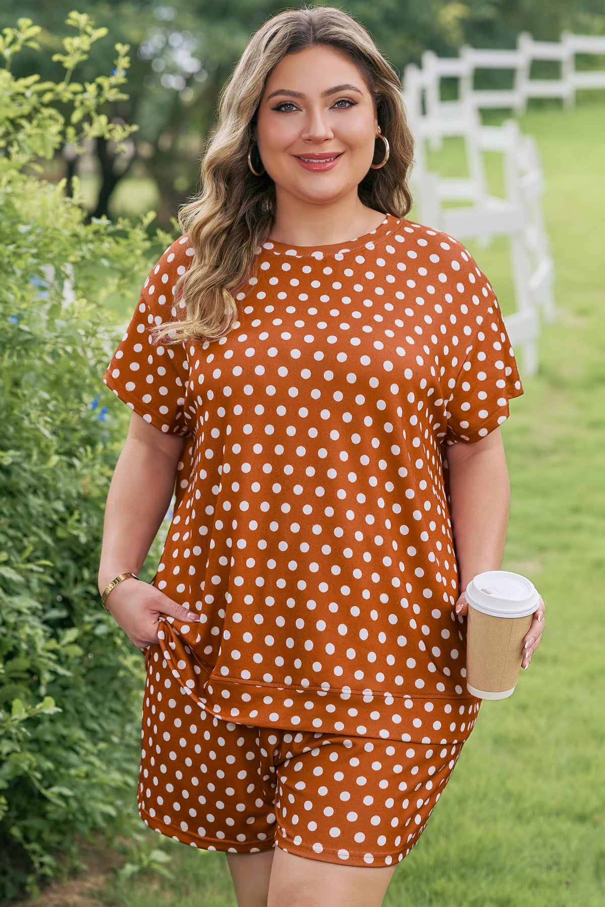 Plus Size 2pc Brown Polka Dot Print Dropped Shoulder Tee & Shorts Set