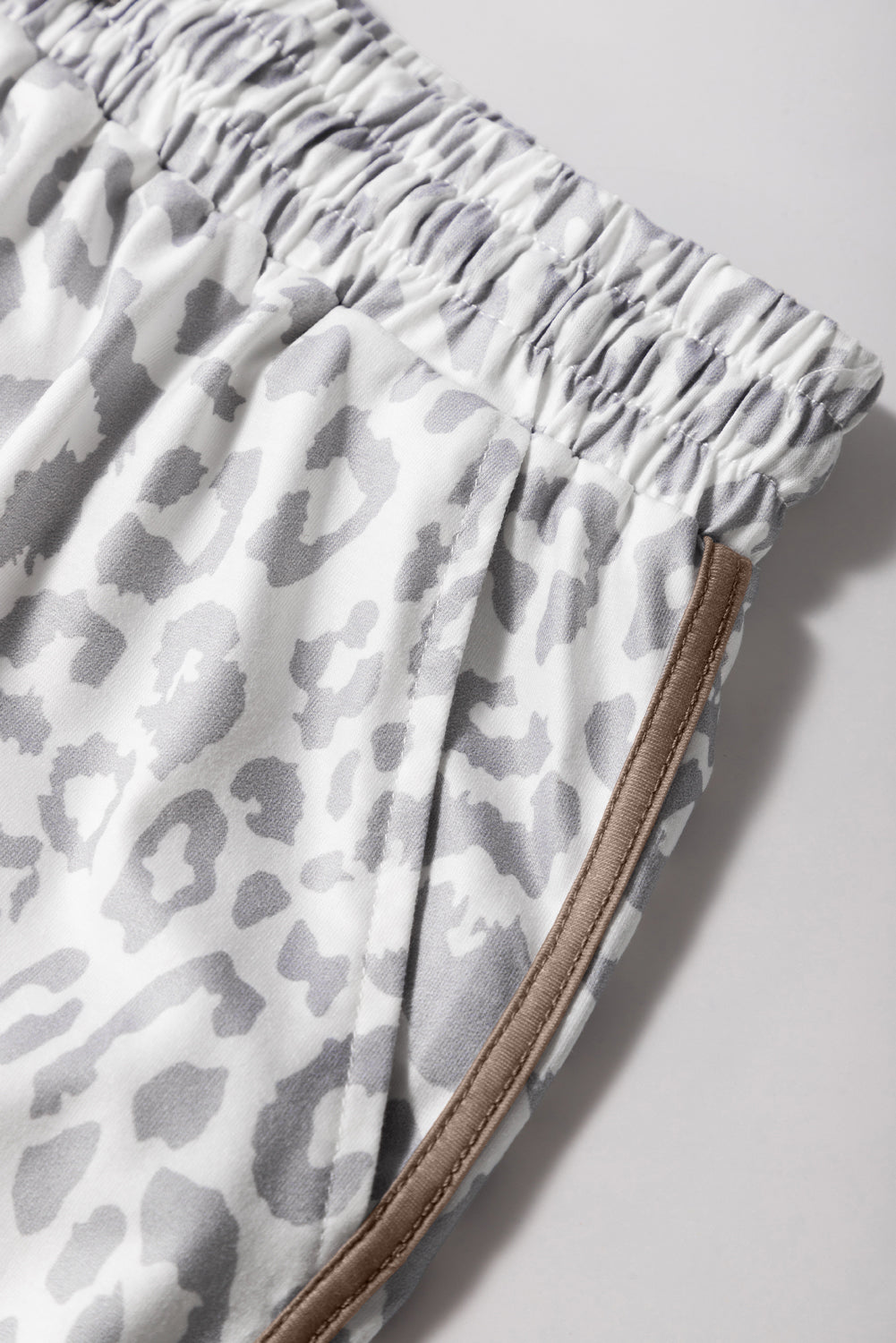 White Leopard Print With Contrast Trim & Elastic Waistband Casual Shorts