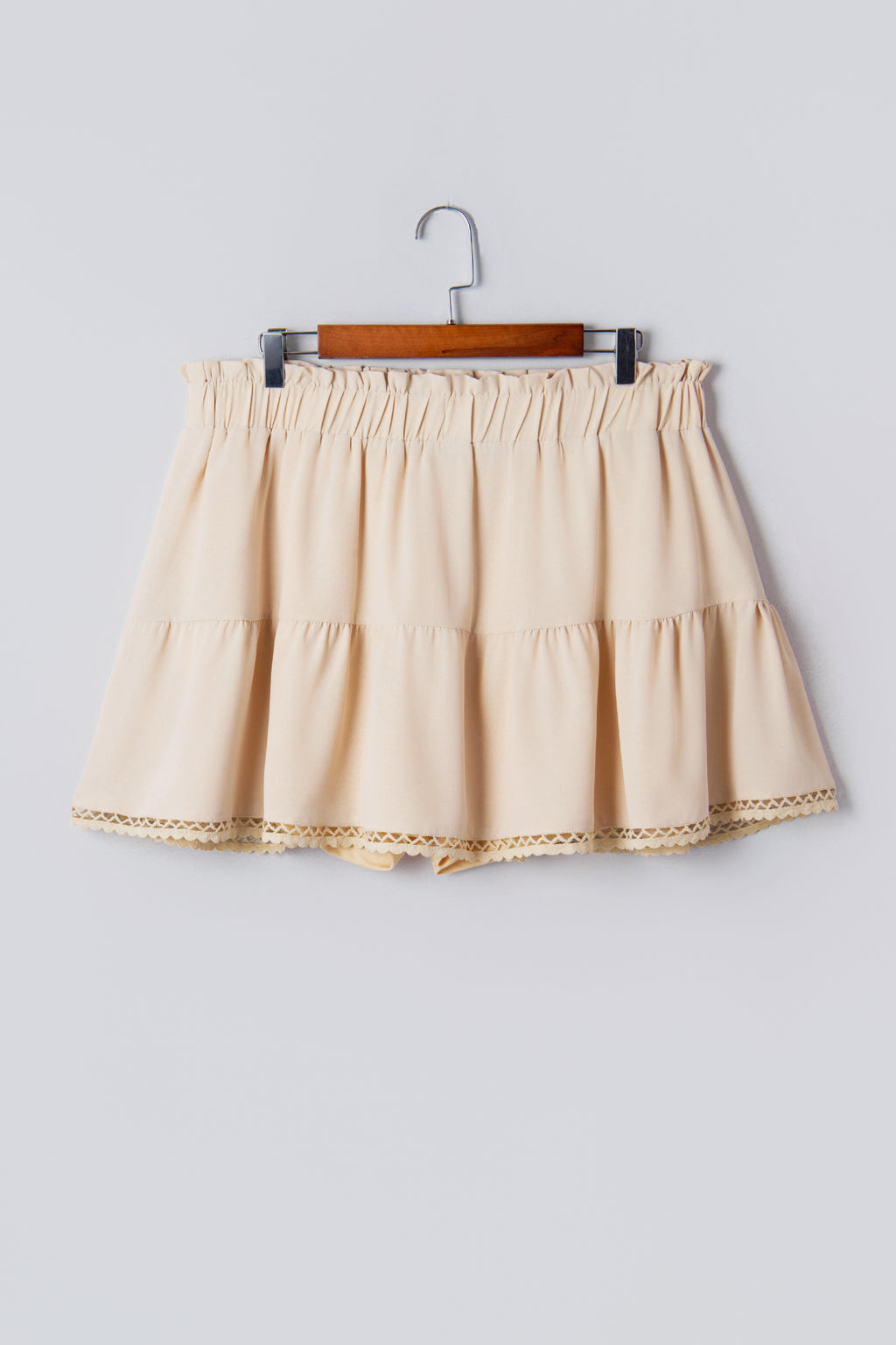 Plus Size Parchment Plus Frilled Elastic Waist Lace Trim Ruffled Shorts
