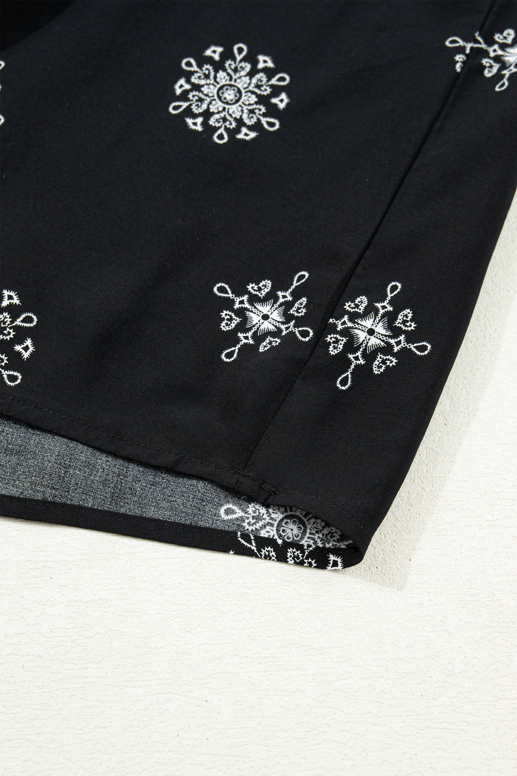 Plus Size Black Boho Chic V-Neck Floral Short Sleeve Top