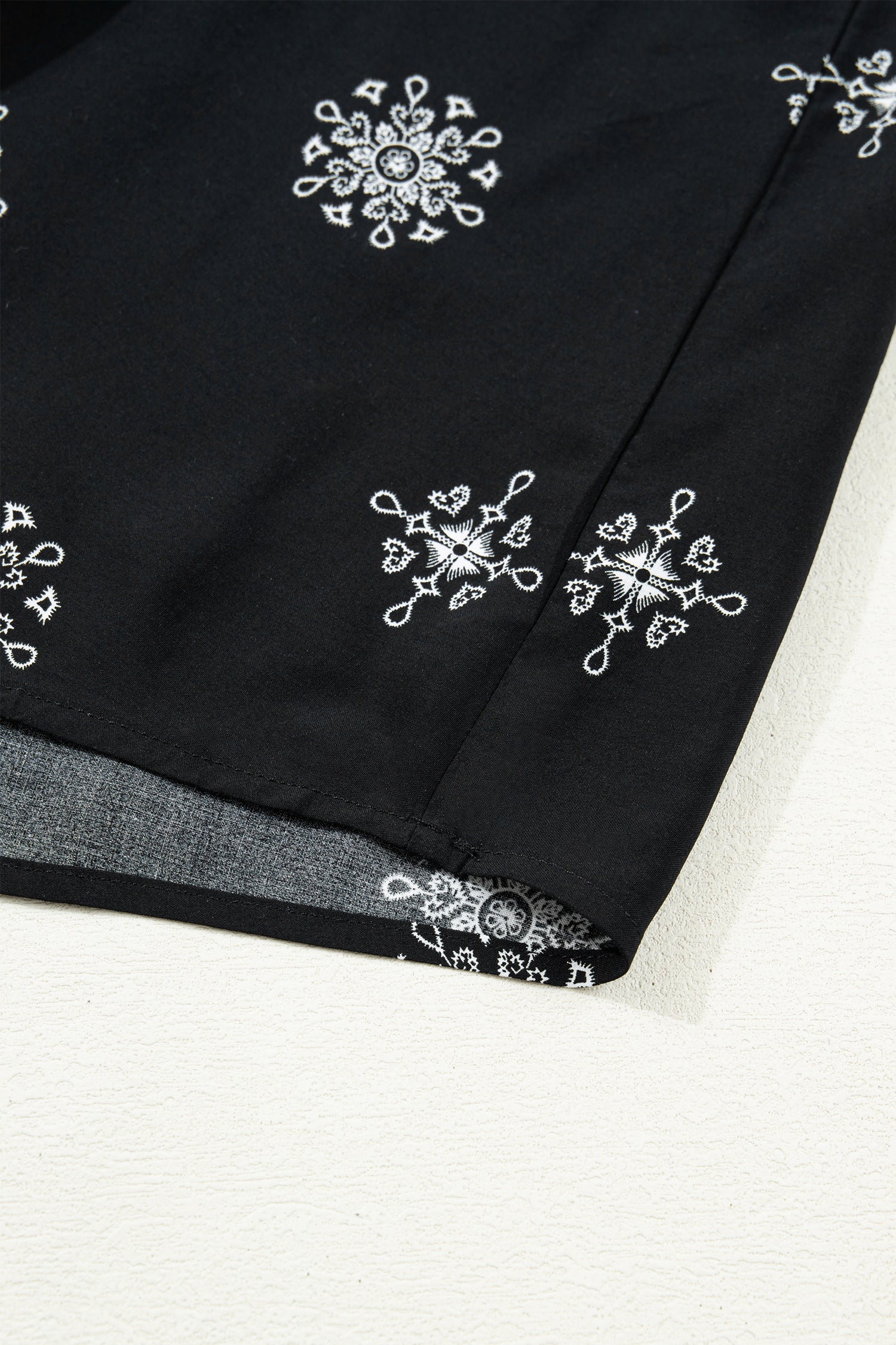 Plus Size Black Boho Chic V-Neck Floral Short Sleeve Top