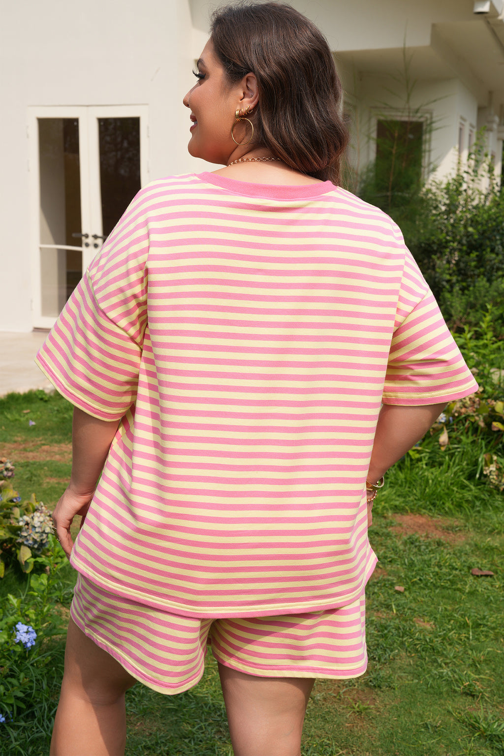 Plus Size Rose Stripe Boxy Tee & Drawstring Elastic Waist Shorts      2pc set