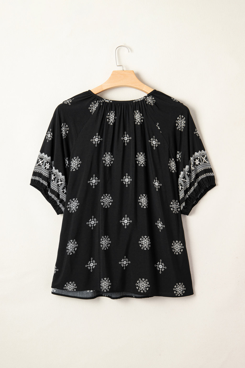 Plus Size Black Boho Chic V-Neck Floral Short Sleeve Top