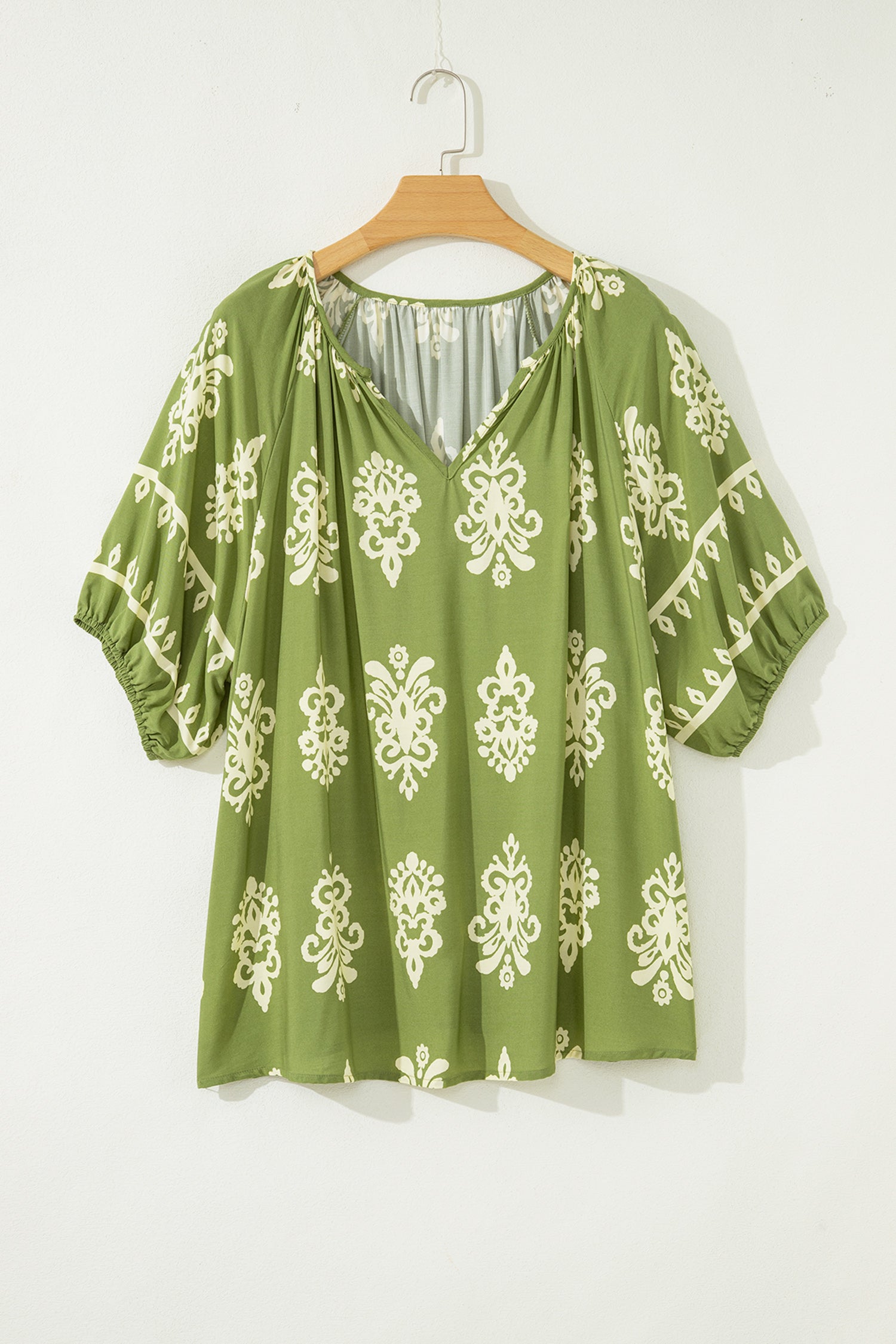 Plus Size Green Boho Chic Notched V-Neck Floral Short Sleeve Top