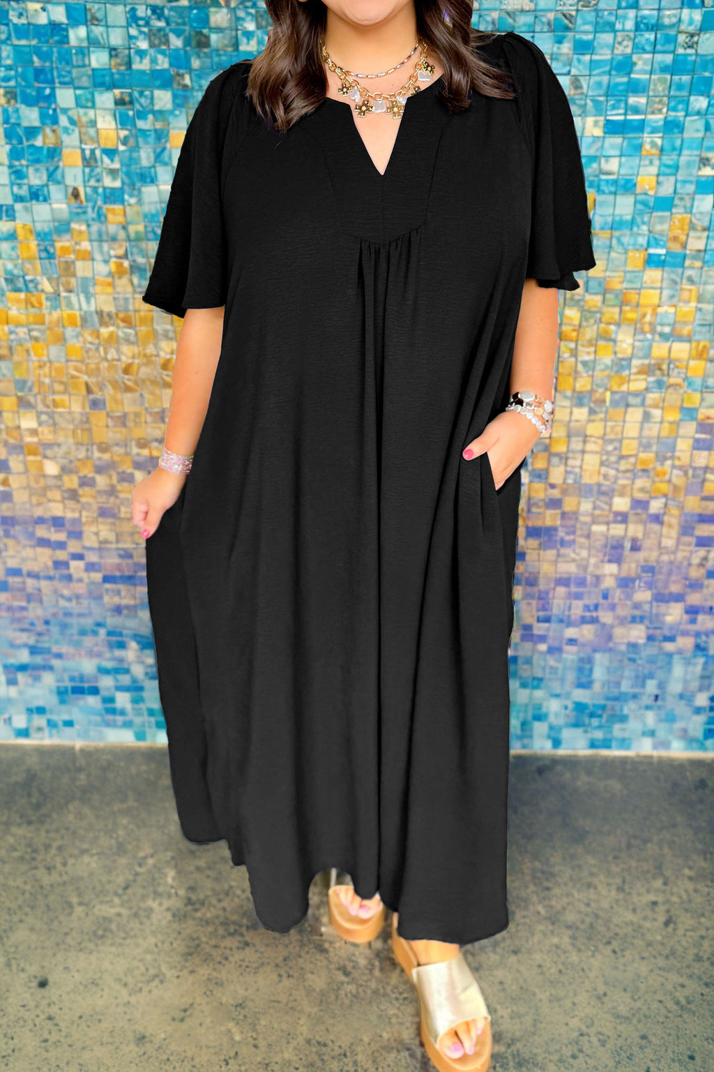 Plus Size Black Notched Neck Short Sleeve Dress