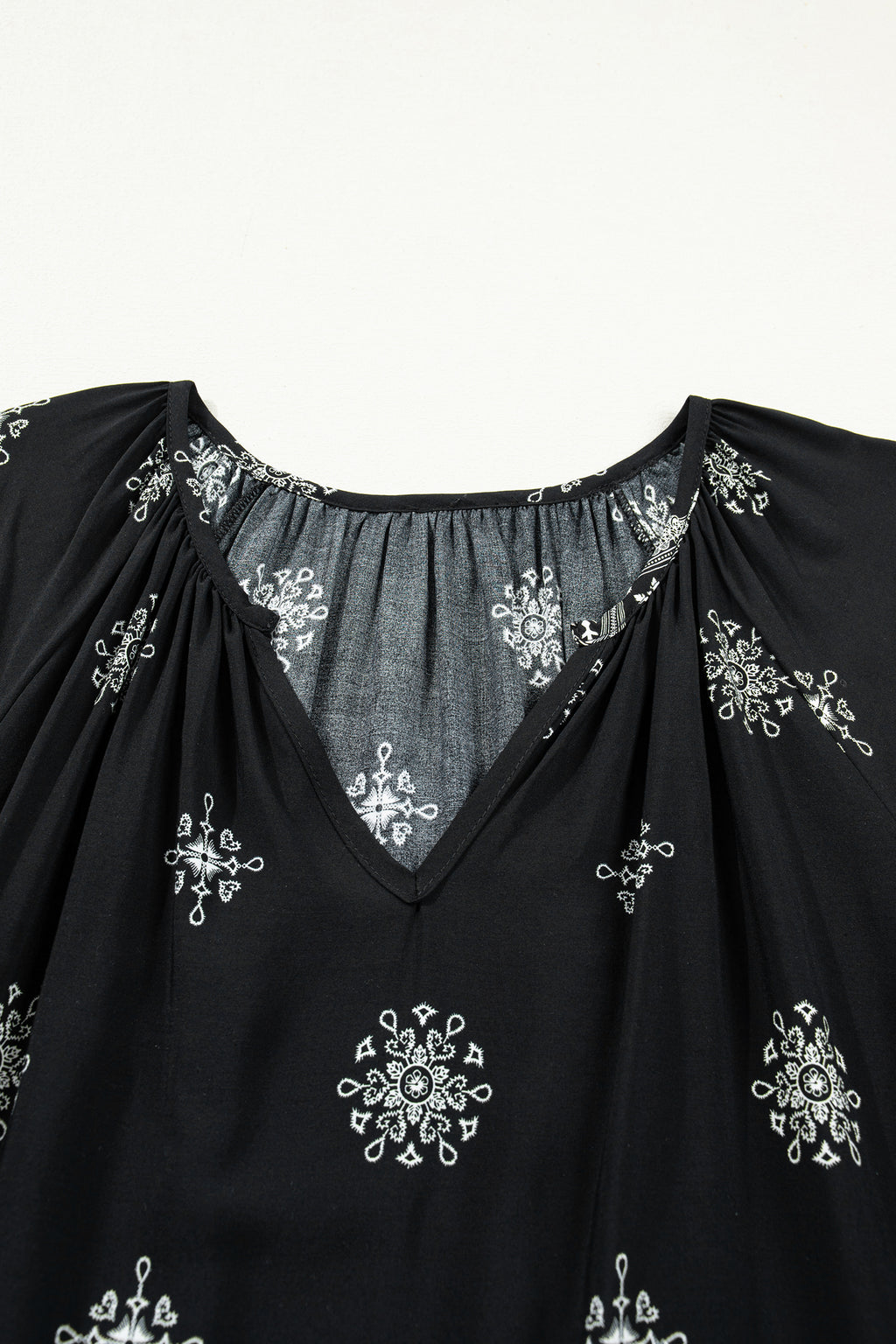 Plus Size Black Boho Chic V-Neck Floral Short Sleeve Top