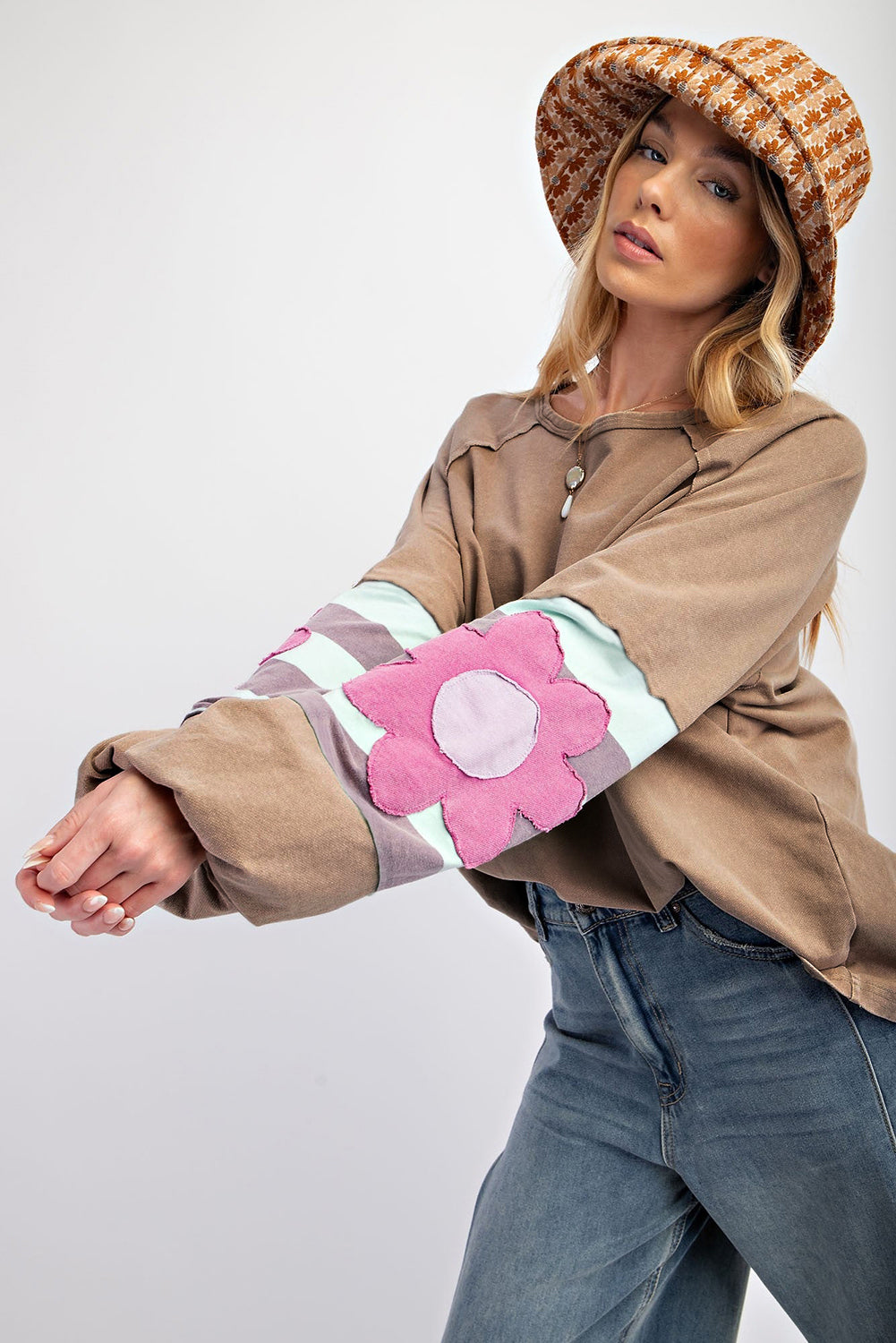 Plus Size Beige Flower Striped Patchwork & Puff Sleeve Loose Fit Sweatshirt