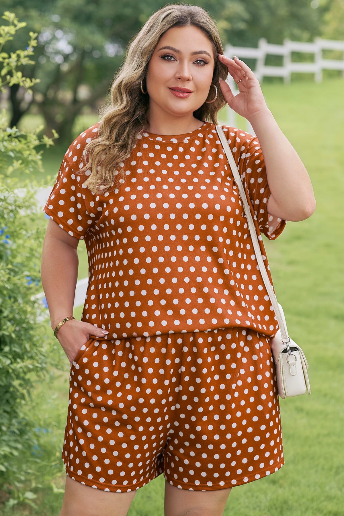 Plus Size 2pc Brown Polka Dot Print Dropped Shoulder Tee & Shorts Set