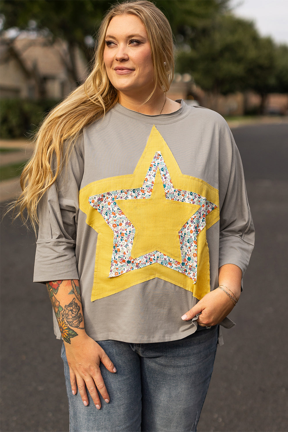 Plus Size Grey Star-Patched 3/4 Sleeve Top