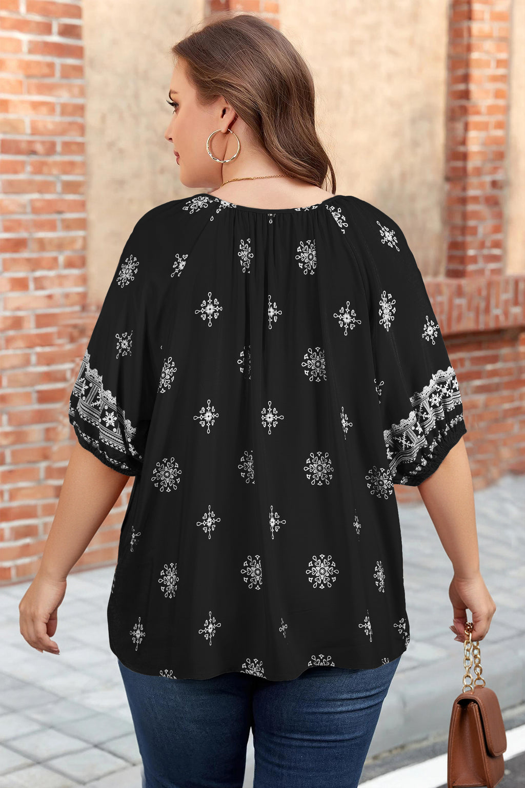 Plus Size Black Boho Chic V-Neck Floral Short Sleeve Top