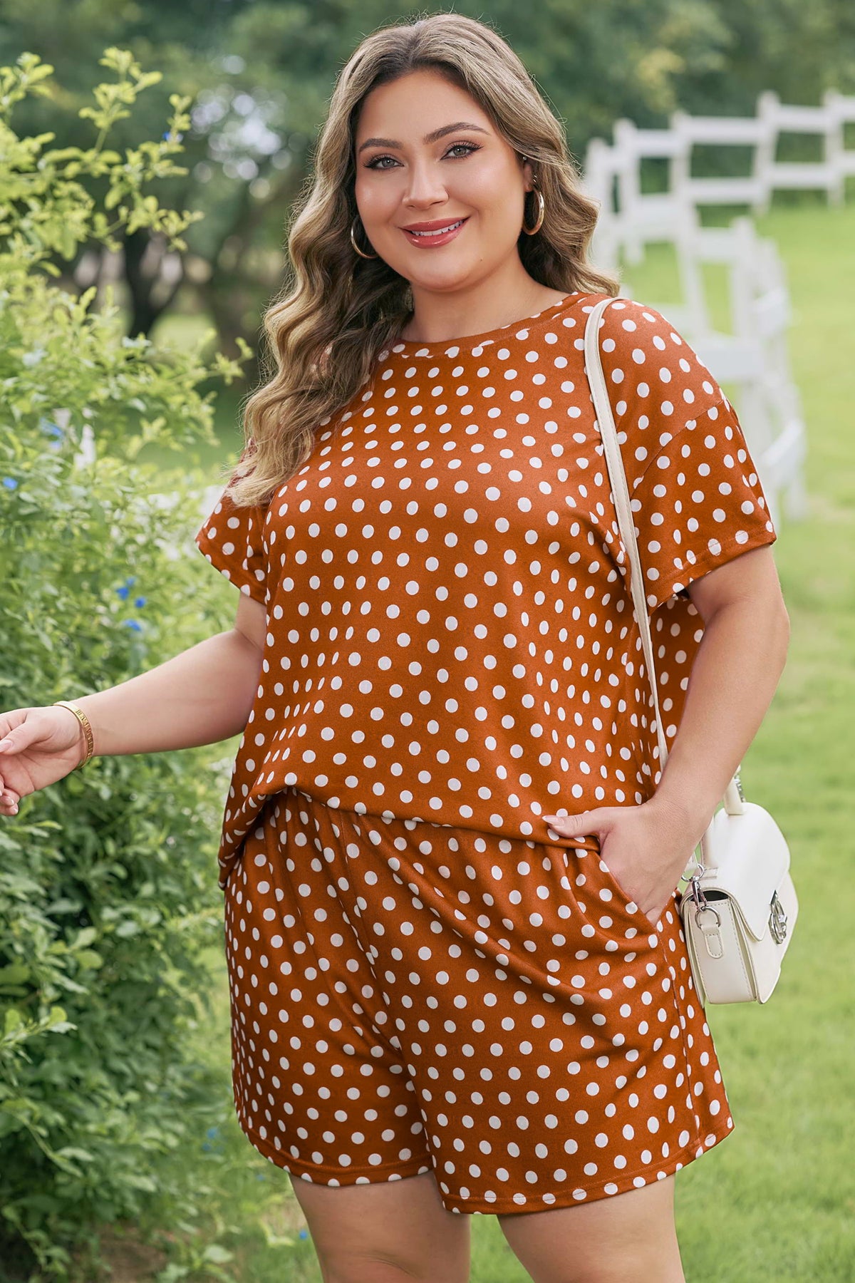 Plus Size 2pc Brown Polka Dot Print Dropped Shoulder Tee & Shorts Set